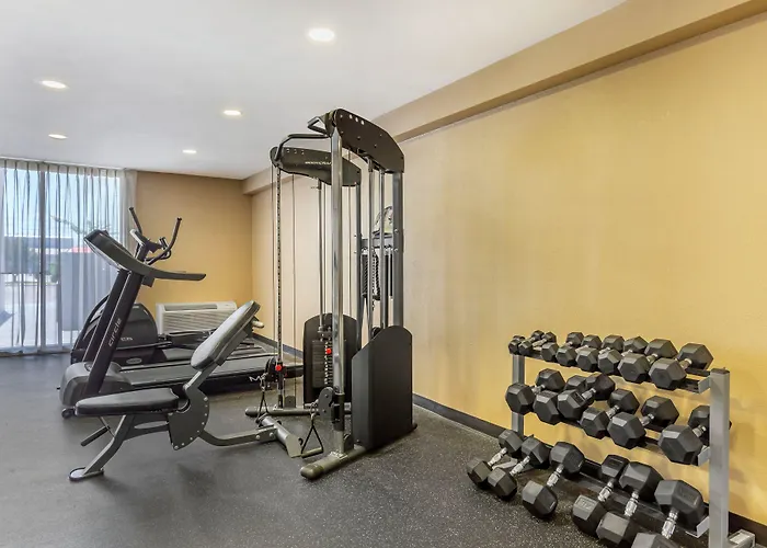 Comfort Inn & Suites Spring Lake - Fayetteville Near Fort Bragg