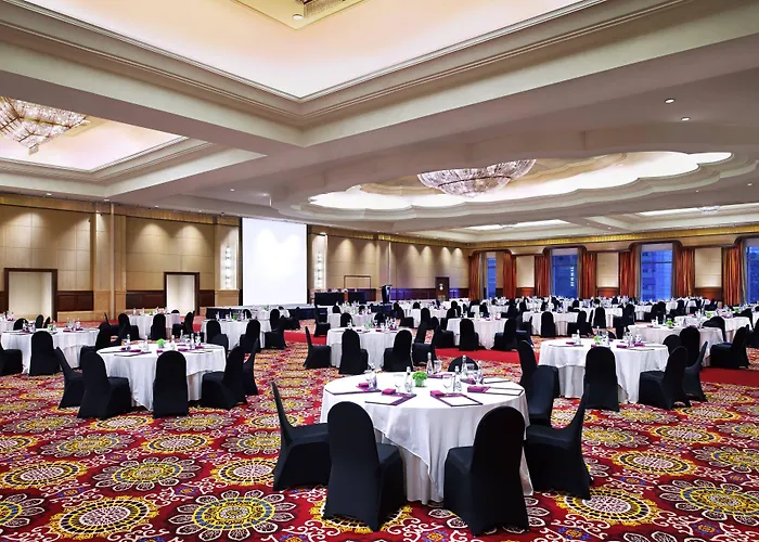 The Ritz-Carlton Jakarta, Mega Kuningan