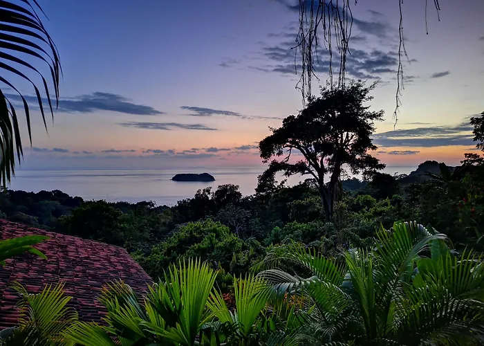 Si Como No Resort & Wildlife Refuge