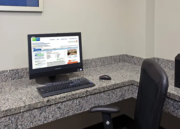 Holiday Inn Express & Suites Wharton By Ihg