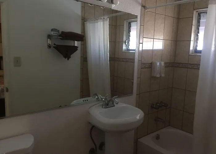La Adventurer Hotel