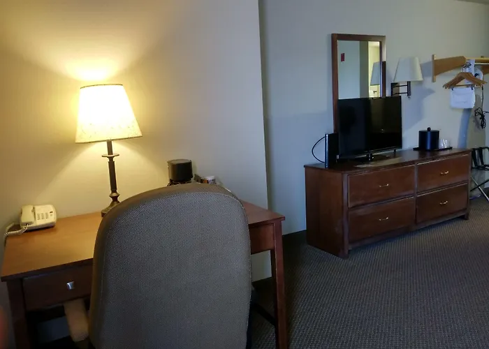 Madelia Hotel & Suites