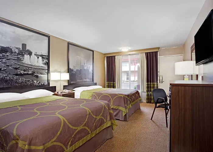 Super 8 By Wyndham Oklahoma/Frontier City