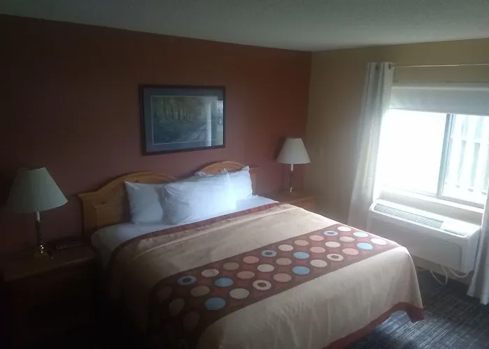 Super 8 By Wyndham Baxter/Brainerd Area