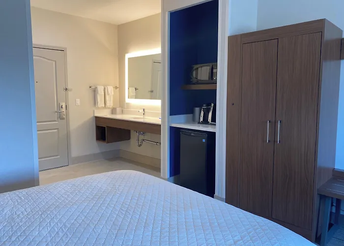 Holiday Inn Express & Suites Mountain View Silicon Valley By Ihg