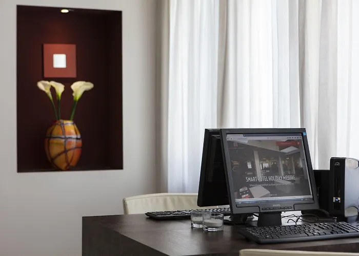 Smart Hotel Holiday