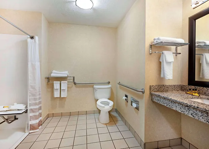 Best Western Plus Howe Inn