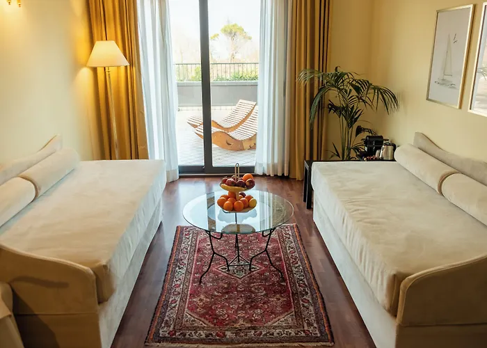 Admiral Hotel Villa Erme