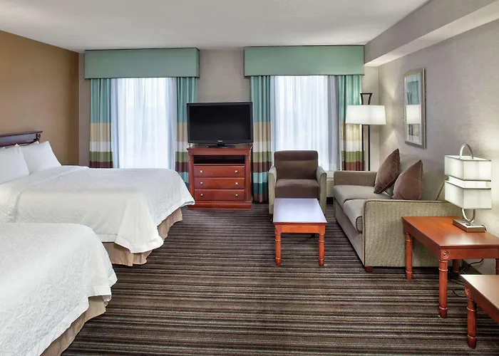Hampton Inn & Suites By Hilton Toronto Airport