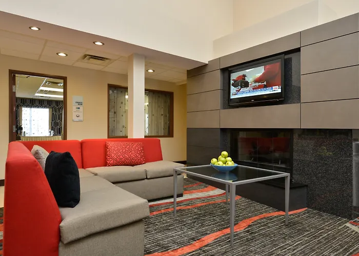 Holiday Inn Express Boston-Milford By Ihg