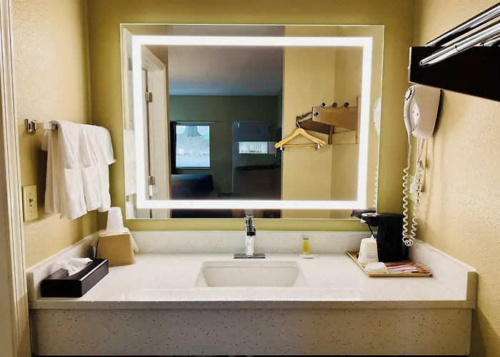 Super 8 By Wyndham Ft. Oglethorpe Ga/Chatt Tn Area
