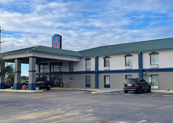 Super 8 Canton