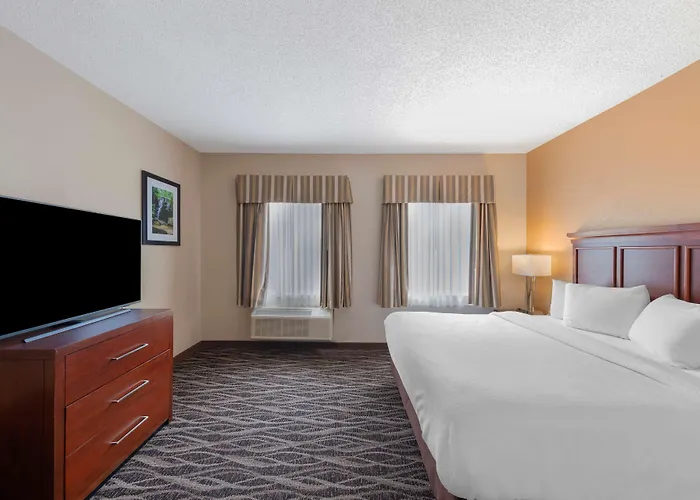 Best Western Plus Russellville Hotel & Suites