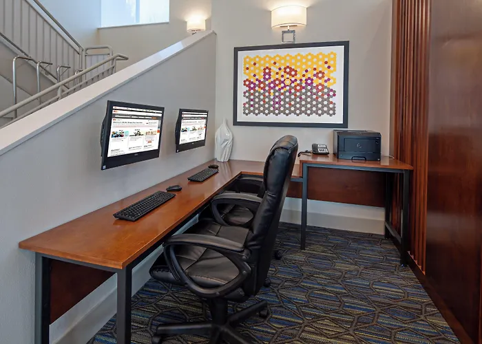 Holiday Inn Express & Suites Seattle-Sea-Tac Airport By Ihg