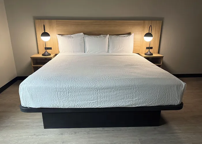 Super 8 By Wyndham Richfield Cleveland