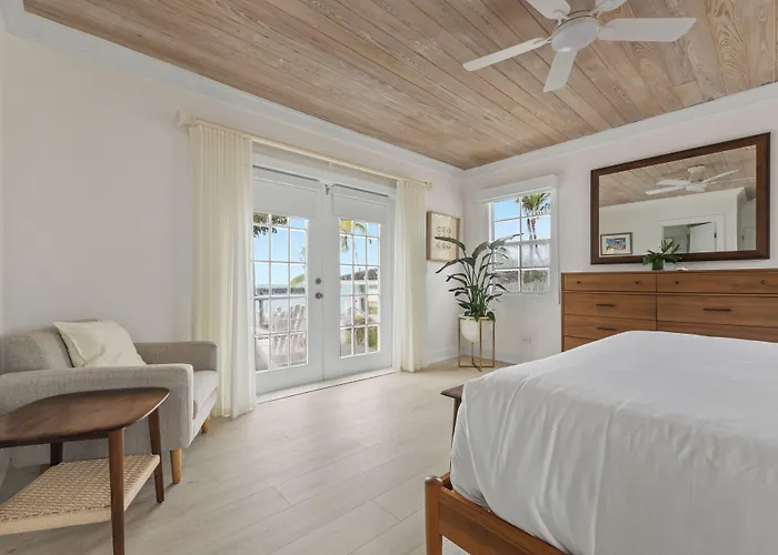 Romora Bay Resort & Marina
