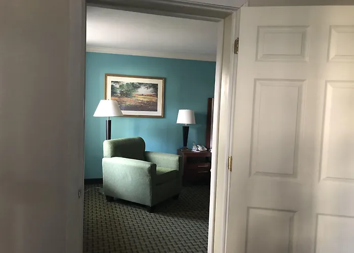 Days Inn By Wyndham Austintown