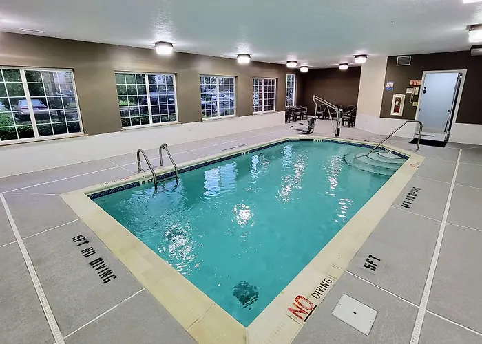 Super 8 By Wyndham Smithfield-Selma