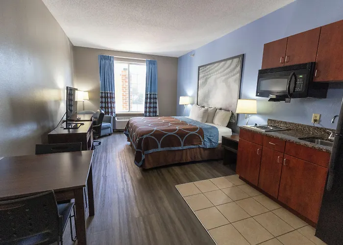 Super 8 By Wyndham Smithfield-Selma