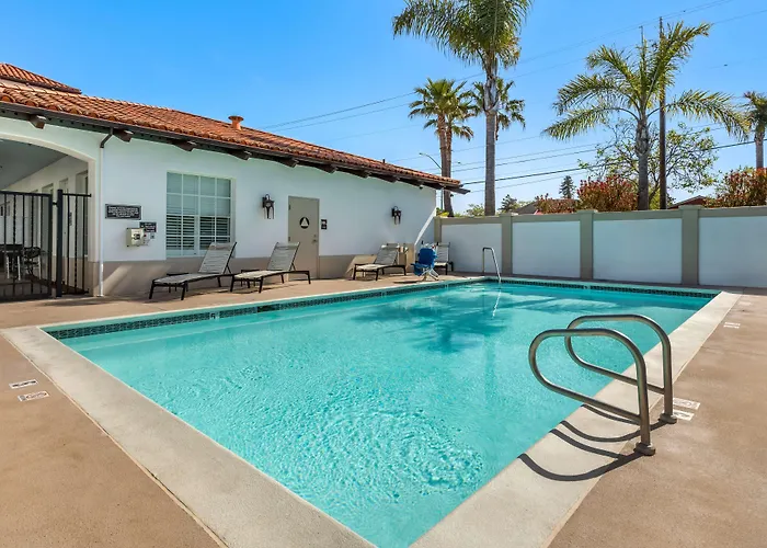 Best Western Plus Capitola By-The-Sea Inn & Suites