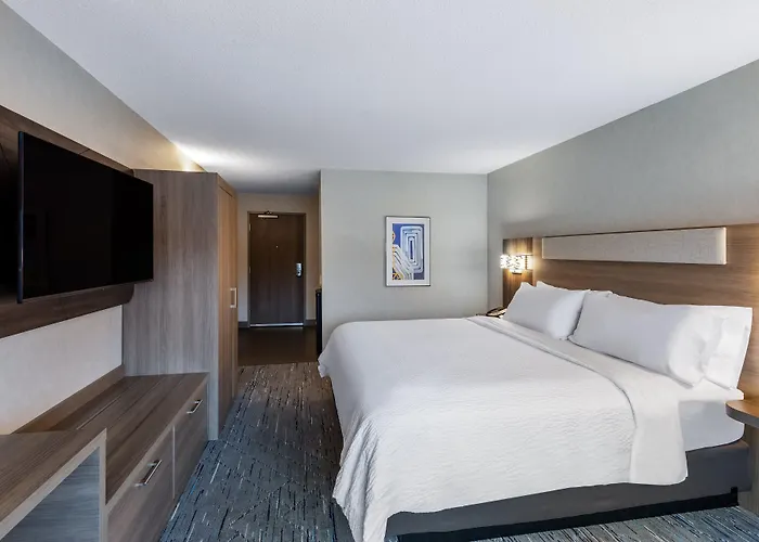 Holiday Inn Express & Suites Wadsworth By Ihg