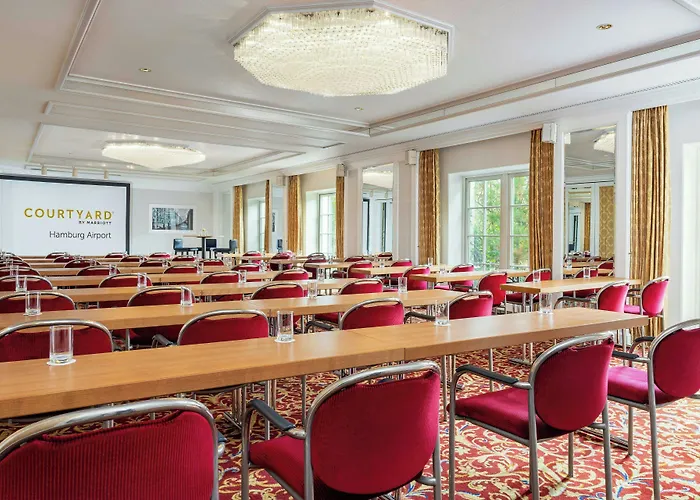 Courtyard By Marriott Hamburg Airport