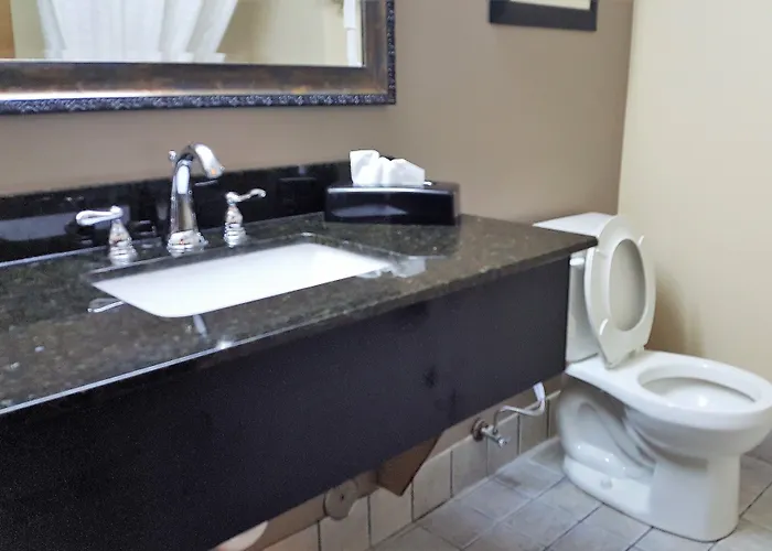 Baymont By Wyndham Belleville Airport Area Free Airport Shuttle