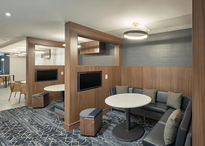 Courtyard By Marriott Regina Downtown