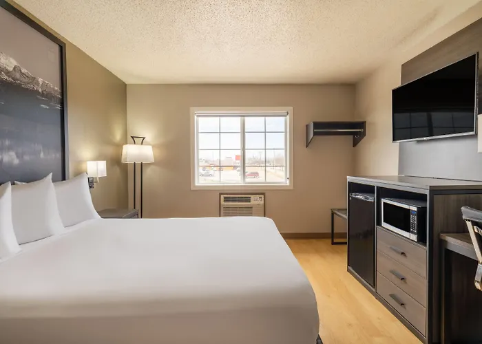 Super 8 By Wyndham Clinton