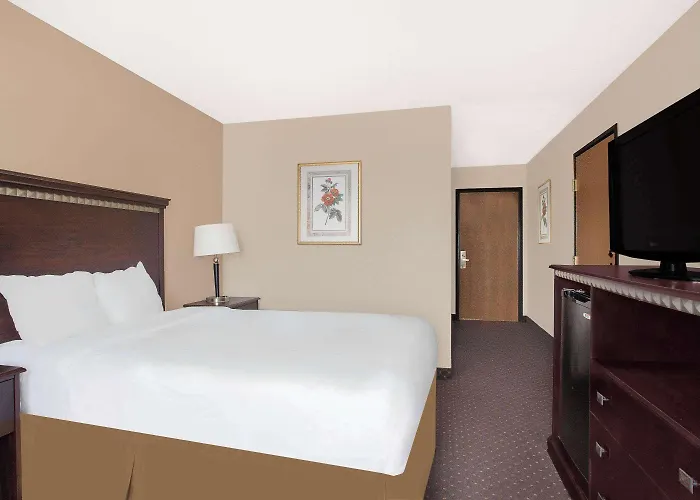 Baymont Inn & Suites San Marcos
