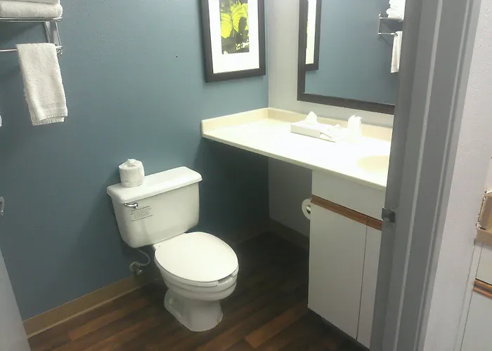 Mainstay Suites Washington Dulles Airport
