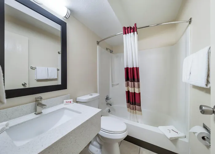 Red Roof Inn & Suites Denton