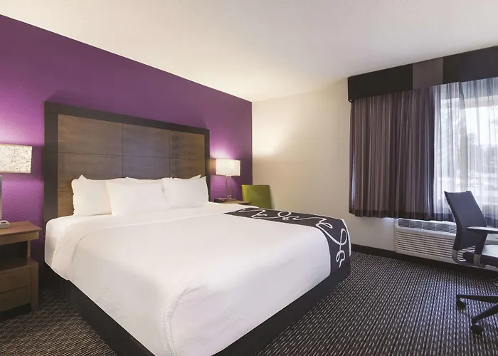 La Quinta By Wyndham Hartford Bradley Airport