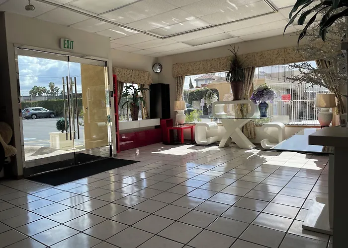 Grand Inn