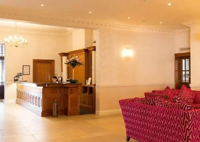 Marine Hotel