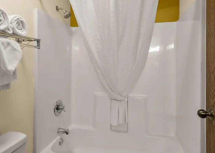 Best Western Lakewood Inn