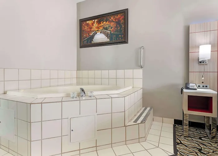 Best Western Plus Albert Lea I-90/I-35 Hotel