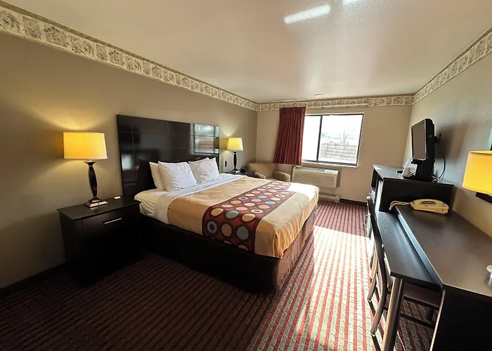 Rodeway Inn & Suites Madison East