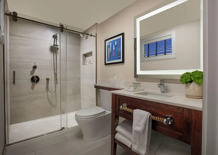 Hyannis Harbor Hotel (Adults Only)