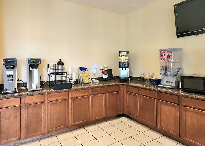 Days Inn By Wyndham Bay City