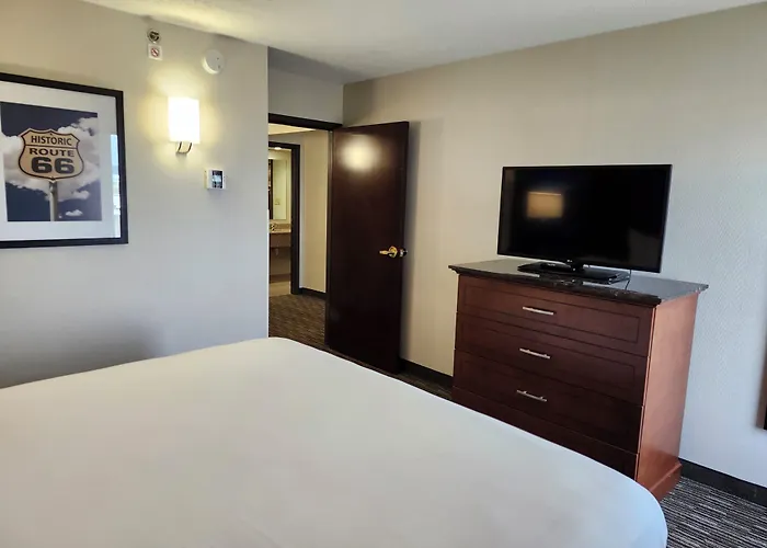 Heritage Inn & Suites St Louis Fenton, Trademark By Wyndham