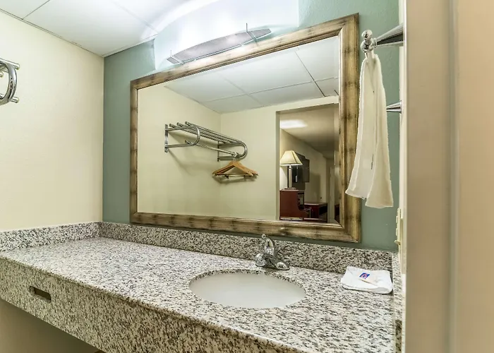 Motel 6-Kenly, Nc