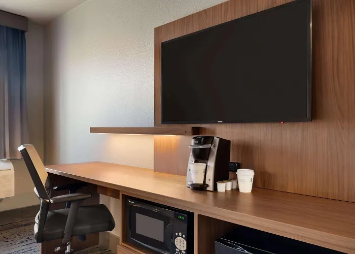 La Quinta Inn & Suites By Wyndham Springfield