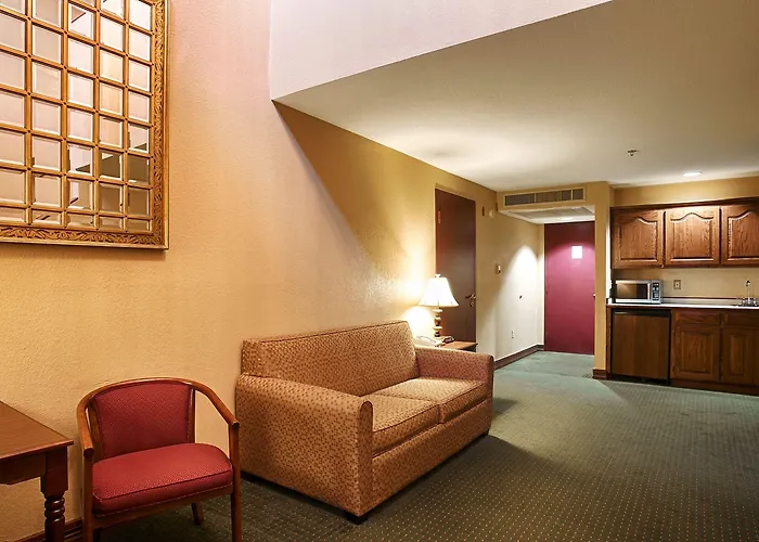 Quality Inn & Suites Carthage Near Precious Moments Chapel