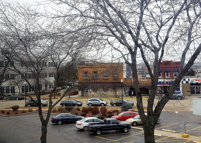 Wyndham Garden Kenosha Harborside