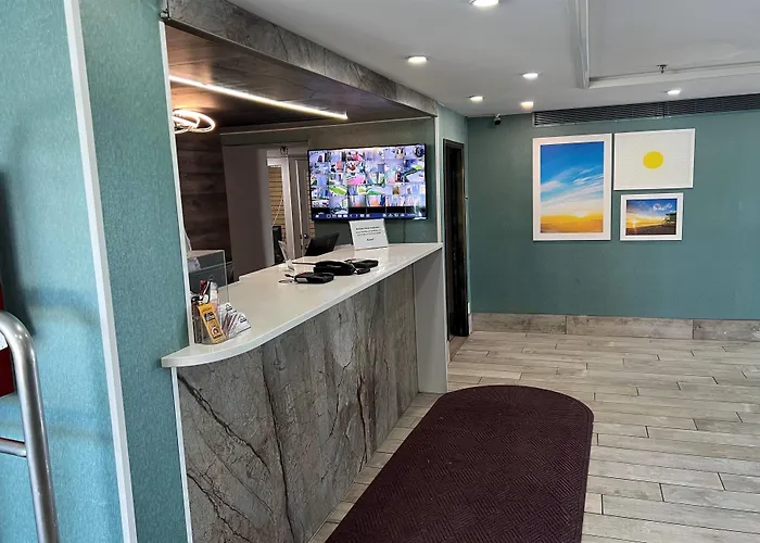 Days Inn By Wyndham West Des Moines - Clive