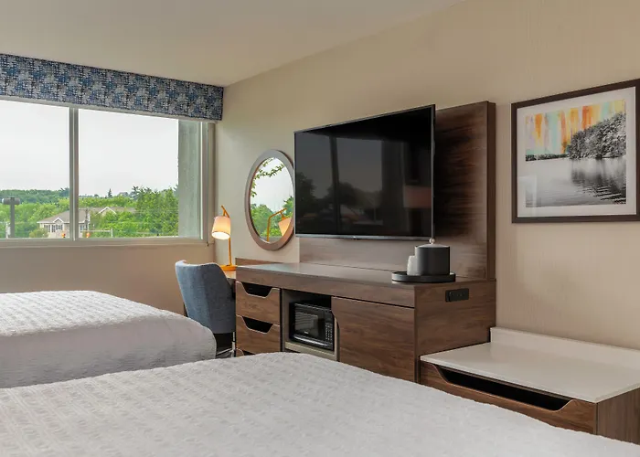 Hampton Inn Manchester Downtown