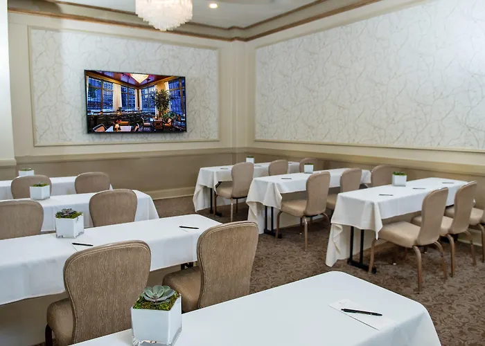 Mayflower Park Hotel