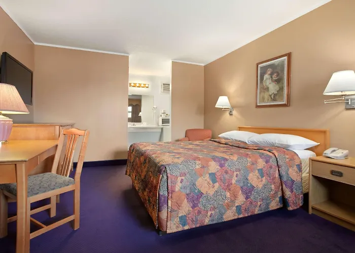 Travelodge By Wyndham Moose Jaw