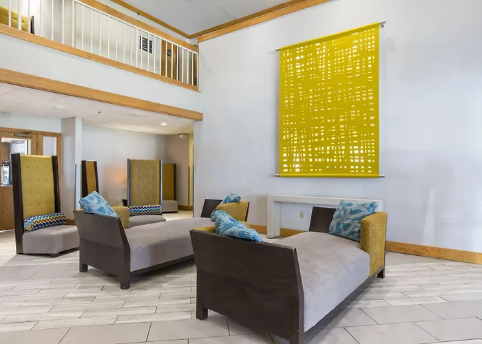 Greenstay Hotel & Suites Central